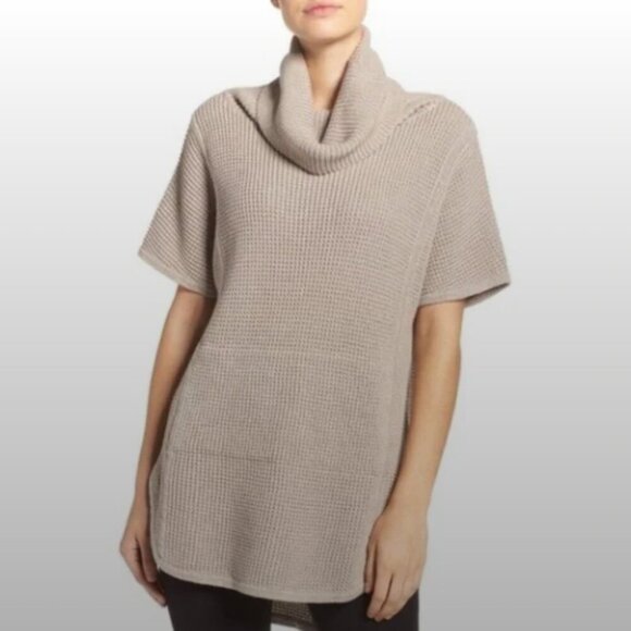 Ugg | Selby Taupe Short Sleeve Turtleneck Sweater Loose Knit Size Medium - Picture 1 of 8